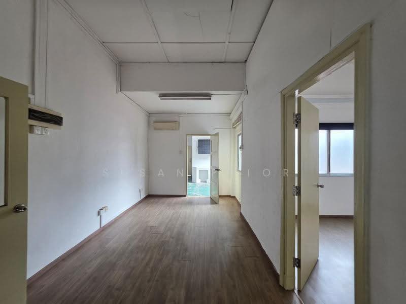 Changi 2nd Floor Vet/ Hair/ Office, Changi Road, Eunos / Geylang / Paya Lebar, 1,400 sqft, Shop / Shophouse For Rent, by Susan Prior, 500270422 - Interior - CommercialGuru.com.sg
