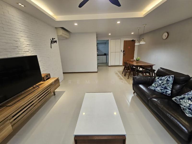 782D Woodlands Crescent, 782D Woodlands Crescent, Admiralty / Woodlands, 3 Bedrooms, 1,206 sqft, HDB Flat For Sale, by Jeremy Goh, 500270429 - Living Room - PropertyGuru.com.sg