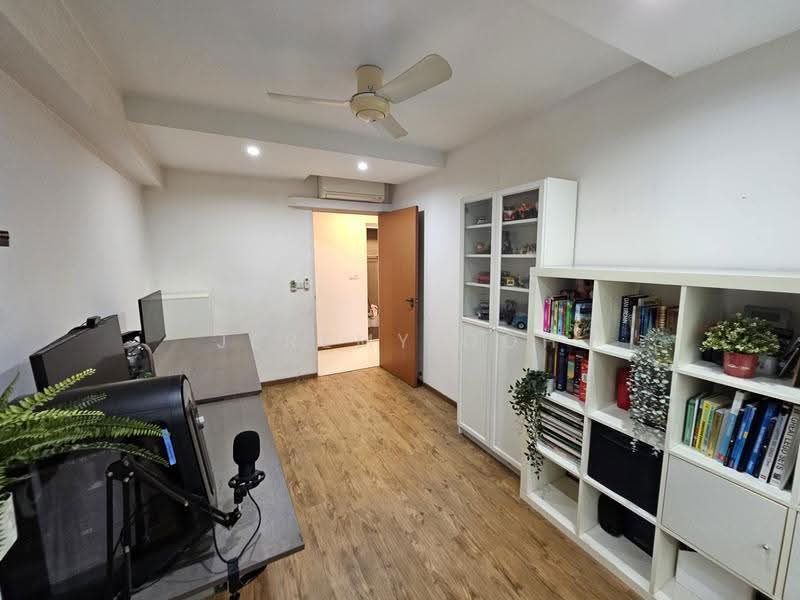 782D Woodlands Crescent, 782D Woodlands Crescent, Admiralty / Woodlands, 3 Bedrooms, 1,206 sqft, HDB Flat For Sale, by Jeremy Goh, 500270429 - Study - PropertyGuru.com.sg