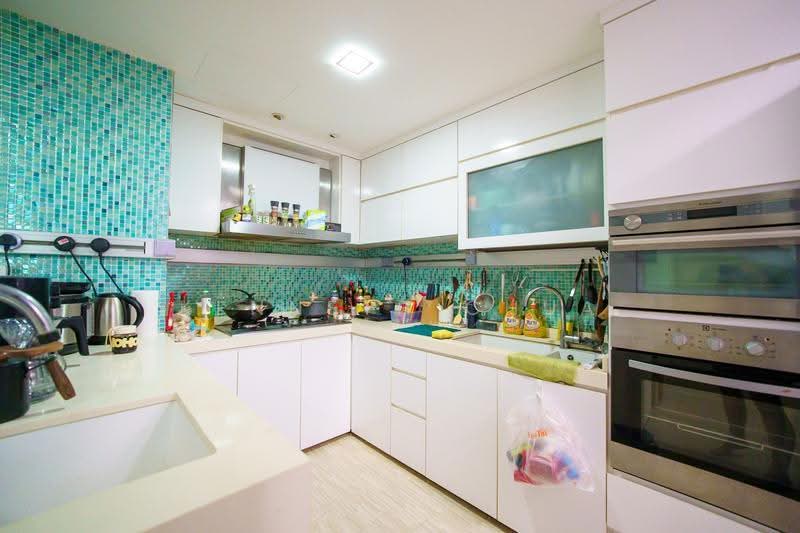 Central Green, 9 Jalan Membina, Alexandra / Commonwealth, 2 Bedrooms, 947 sqft, Condominium For Sale, by Kenneth Chua, 500270431 - Kitchen - PropertyGuru.com.sg