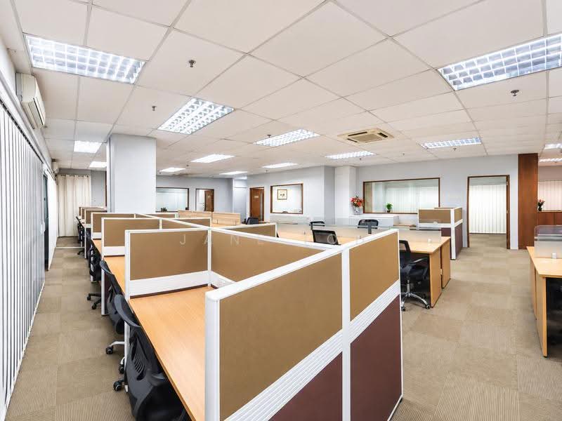 Ground Floor Showroom, B1 Industrial (with Waterpoint) @ Macpherson, Macpherson / Potong Pasir, 2,150 sqft, Light Industrial (B1) For Rent, by Jane Toh, 500270435 - Interior - CommercialGuru.com.sg
