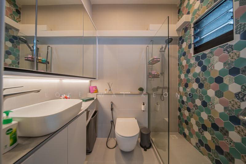 413A Northshore Drive, , 3 Bedrooms, 1,001 sqft, HDB Flat For Sale, by Loke Wai Keong, 500270502 - Bathroom - PropertyGuru.com.sg