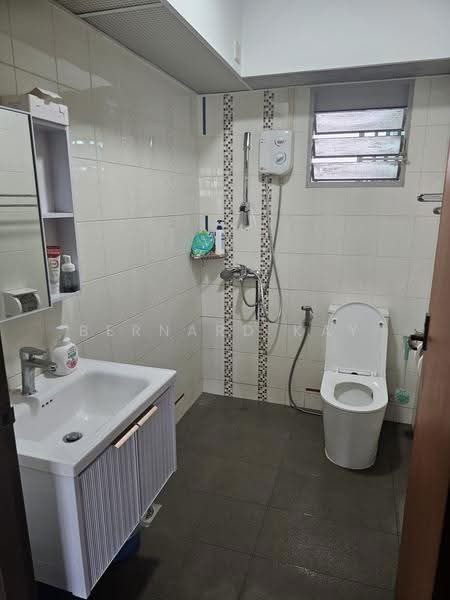 302B Punggol Place, 302B Punggol Place, Hougang / Punggol / Sengkang, Room Rental, 100 sqft, HDB Flat For Rent, by Bernard Kay, 500270512 - Bathroom - PropertyGuru.com.sg