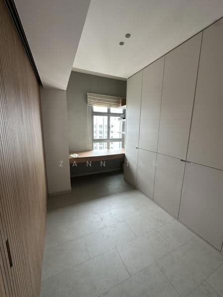 30 Margaret Drive, 30 Margaret Drive, Alexandra / Commonwealth, 2 Bedrooms, 667 sqft, HDB Flat For Sale, by Zann Tan, 500270513 - Common room with foldable built in bed - PropertyGuru.com.sg