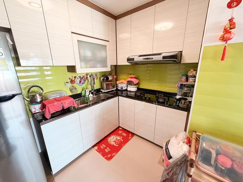 328 Yishun Ring Road, 328 Yishun Ring Road, Sembawang / Yishun, 4 Bedrooms, 1,571 sqft, HDB Flat For Sale, by Kenneth Chua, 500270515 - Kitchen - PropertyGuru.com.sg