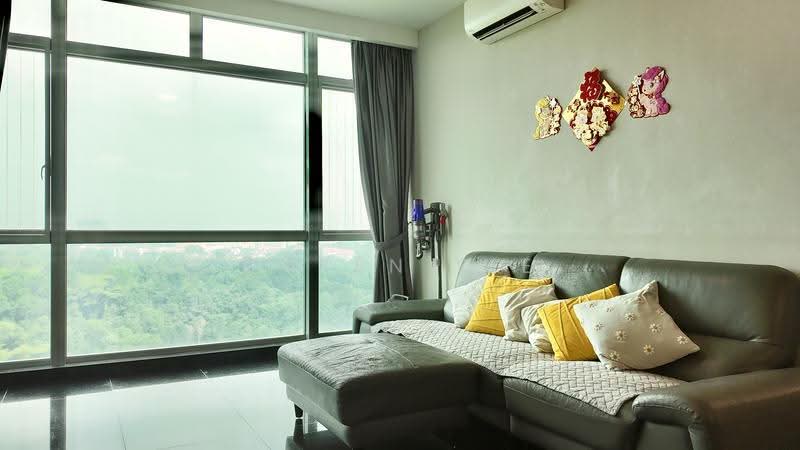 Hillview Regency, 26 Bukit Batok East Avenue 2, Dairy Farm / Bukit Panjang / Choa Chu Kang, 3 Bedrooms, 1,130 sqft, Condominium For Sale, by Queen Sie, 500270520 - Living Room - PropertyGuru.com.sg