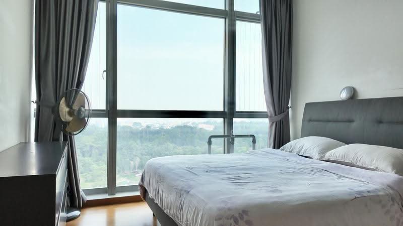Hillview Regency, 26 Bukit Batok East Avenue 2, Dairy Farm / Bukit Panjang / Choa Chu Kang, 3 Bedrooms, 1,130 sqft, Condominium For Sale, by Queen Sie, 500270520 - Master Bedroom - PropertyGuru.com.sg