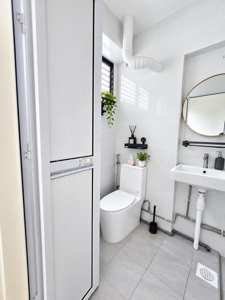105 Pasir Ris Street 12, 105 Pasir Ris Street 12, Pasir Ris / Tampines, 2 Bedrooms, 1,100 sqft, HDB Flat For Rent, by Callie Qwek Sor Chin, 500270526 - Bathroom - PropertyGuru.com.sg