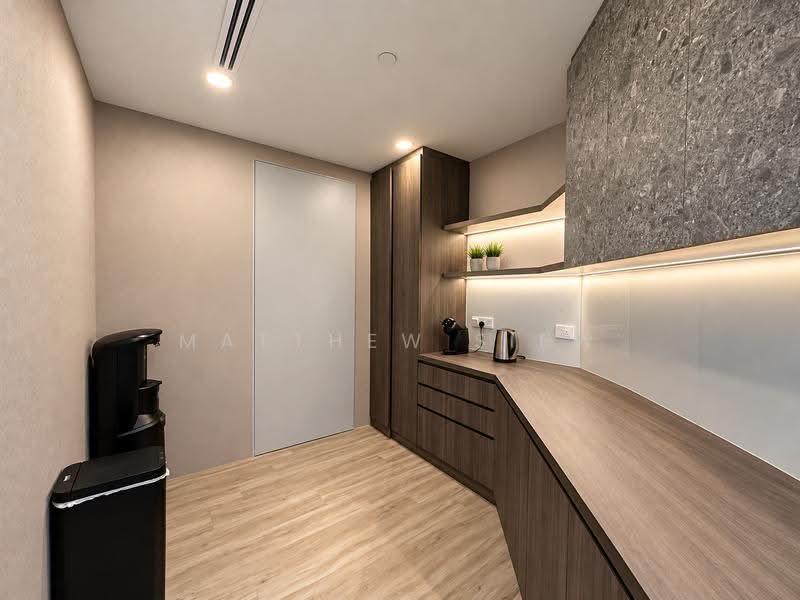 Gateway East, 152 Beach Road, Beach Road / Bugis / Rochor, 1,816 sqft, Office For Rent, by Matthew Siew, 500270528 - Interior - CommercialGuru.com.sg