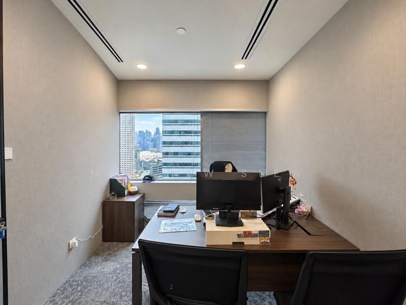 Gateway East, 152 Beach Road, Beach Road / Bugis / Rochor, 1,816 sqft, Office For Rent, by Matthew Siew, 500270528 - Study - CommercialGuru.com.sg