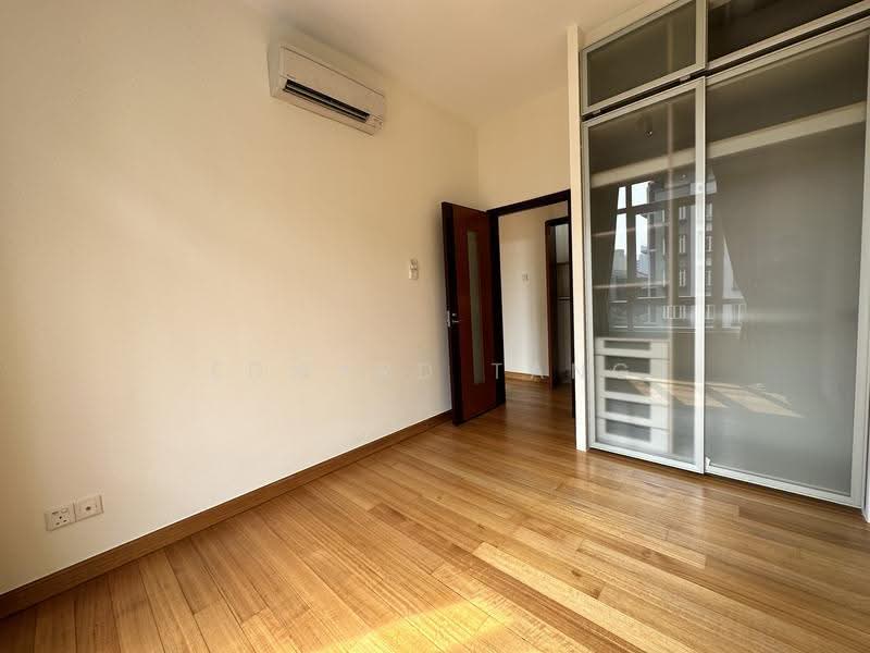 Robertson 100, 100 Robertson Quay, Orchard / River Valley, 3 Bedrooms, 1,152 sqft, Apartment For Sale, by Edward Tang, 500270534 - Common Bedroom - PropertyGuru.com.sg