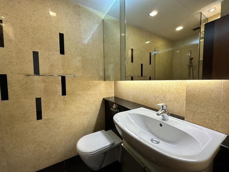 Robertson 100, 100 Robertson Quay, Orchard / River Valley, 3 Bedrooms, 1,152 sqft, Apartment For Sale, by Edward Tang, 500270534 - Common Bathroom - PropertyGuru.com.sg