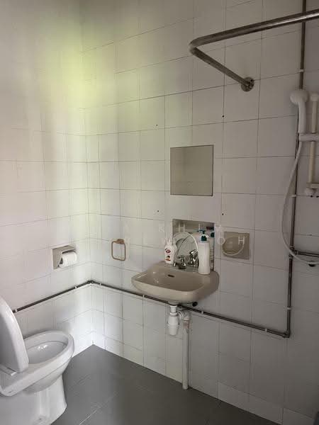Binjai Park, Clementi Park / Upper Bukit Timah, 5 Bedrooms, 10,000 sqft, Good Class Bungalow For Sale, by Kia Khim Andrew Loh, 500270549 - Bathroom - PropertyGuru.com.sg