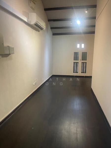 Kampong Glam Shop House, Arab Street, Beach Road / Bugis / Rochor, 250 sqft, Shop / Shophouse For Rent, by Jonathan Ong, 500270559 - Interior - CommercialGuru.com.sg