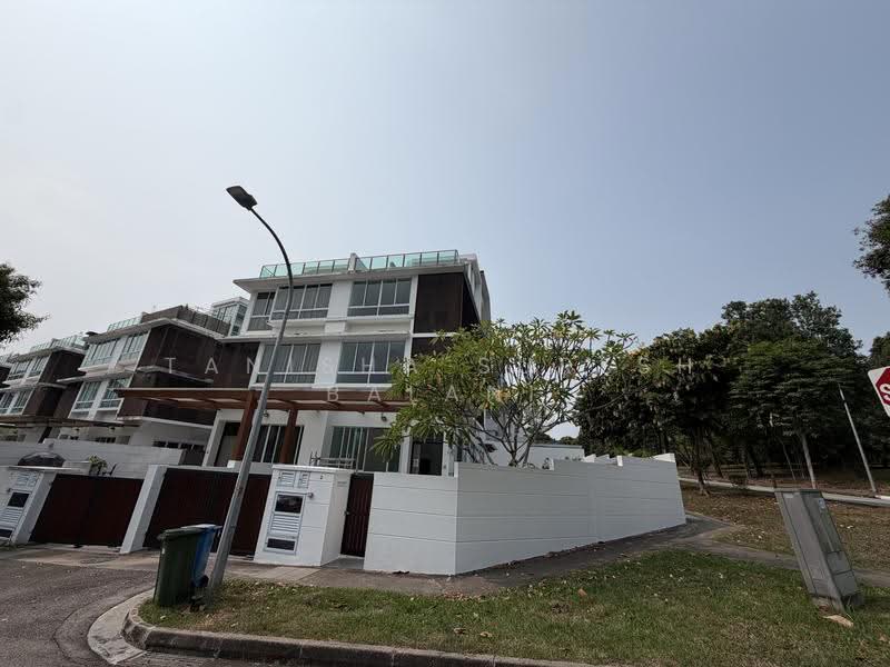 Wak Hassan place, Sembawang road , woodlands, Yishun, Serangoon,, Sembawang / Yishun, 6 Bedrooms, 7,335 sqft, Corner Terrace For Rent, by Tanisha Suresh Balani, 500270561 - Exterior - PropertyGuru.com.sg