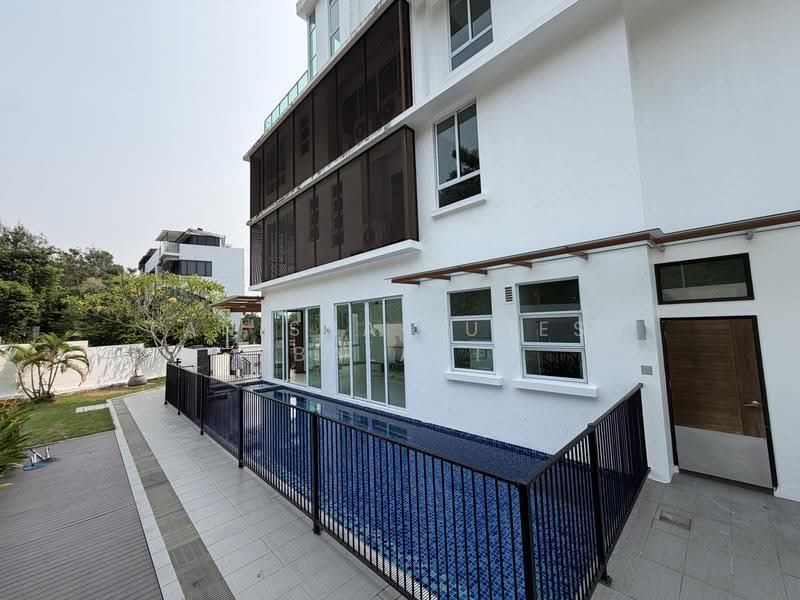 Wak Hassan place, Sembawang road , woodlands, Yishun, Serangoon,, Sembawang / Yishun, 6 Bedrooms, 7,335 sqft, Corner Terrace For Rent, by Tanisha Suresh Balani, 500270561 - Exterior - PropertyGuru.com.sg