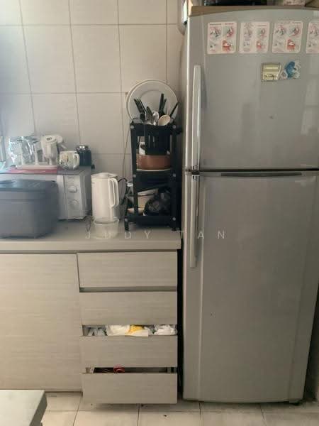 Sims Meadows, 8 Lorong 33 Geylang, Eunos / Geylang / Paya Lebar, Room Rental, 180 sqft, Apartment For Rent, by Judy Tan, 500270563 - Kitchen - PropertyGuru.com.sg