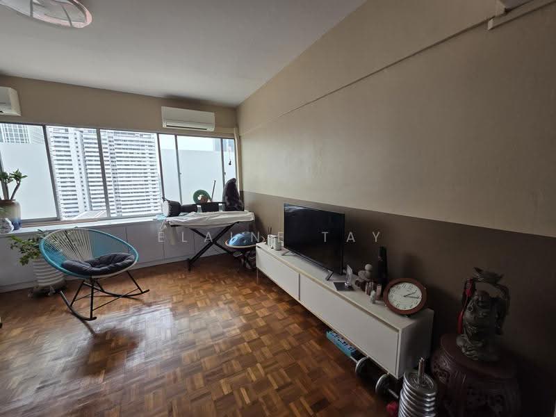 People's Park Complex, 1 Park Road, Boat Quay / Raffles Place / Marina, 5 Bedrooms, 1,600 sqft, Apartment For Sale, by Elaine Tay, 500270568 - Living Room - PropertyGuru.com.sg