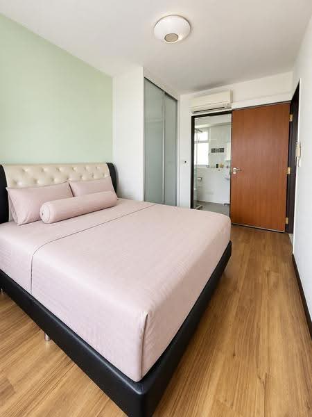 26A Saint George's Lane, 26A Saint George's Lane, Balestier / Toa Payoh, 2 Bedrooms, 732 sqft, HDB Flat For Sale, by Linda Lau, 500270572 - Master Bedroom - PropertyGuru.com.sg
