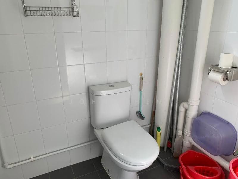 832 Tampines Street 82, 832 Tampines Street 82, Pasir Ris / Tampines, Room Rental, 120 sqft, HDB Flat For Rent, by John Chen, 500270574 - Bathroom - PropertyGuru.com.sg