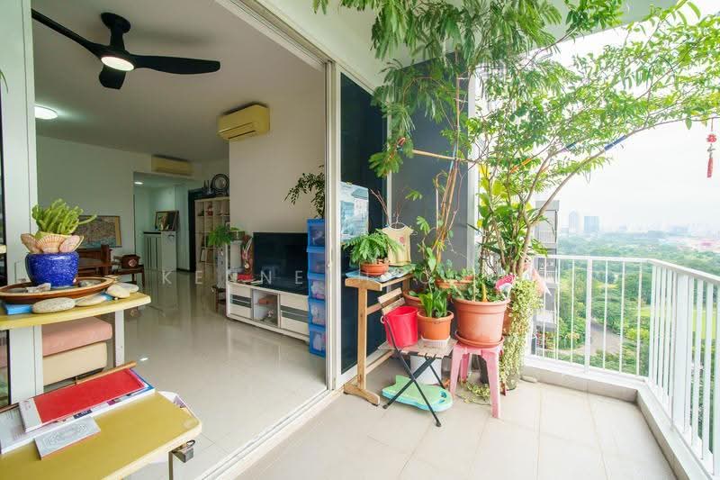 Lake Life, 4 Tao Ching Road, Boon Lay / Jurong / Tuas, 4 Bedrooms, 1,249 sqft, Condominium For Sale, by Kenneth Chua, 500270579 - Balcony - PropertyGuru.com.sg
