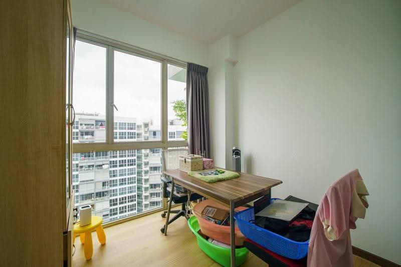 Lake Life, 4 Tao Ching Road, Boon Lay / Jurong / Tuas, 4 Bedrooms, 1,249 sqft, Condominium For Sale, by Kenneth Chua, 500270579 - Study - PropertyGuru.com.sg