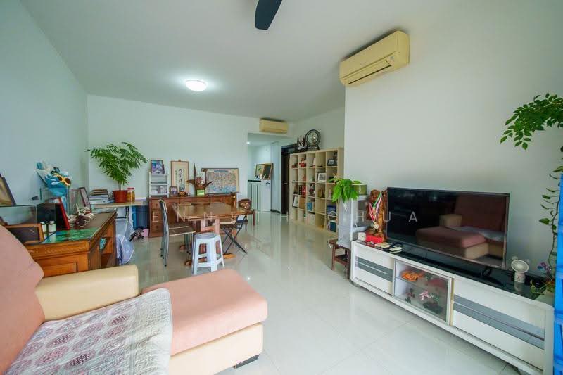 Lake Life, 4 Tao Ching Road, Boon Lay / Jurong / Tuas, 4 Bedrooms, 1,249 sqft, Condominium For Sale, by Kenneth Chua, 500270579 - Living Room - PropertyGuru.com.sg