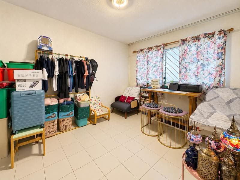 411 Bukit Batok West Avenue 4, 411 Bukit Batok West Avenue 4, Dairy Farm / Bukit Panjang / Choa Chu Kang, 2 Bedrooms, 786 sqft, HDB Flat For Sale, by Isaac Chew, 500270585 - Study - PropertyGuru.com.sg