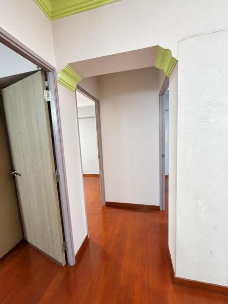 223D Compassvale Walk, 223D Compassvale Walk, Hougang / Punggol / Sengkang, 3 Bedrooms, 1,098 sqft, HDB Flat For Sale, by Mani Subramanian Veeramani, 500270591 - Corridor - PropertyGuru.com.sg