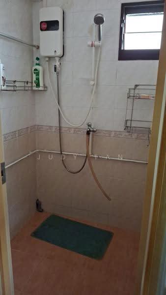 111 Bukit Purmei Road, 111 Bukit Purmei Road, Harbourfront / Telok Blangah, Room Rental, 180 sqft, HDB Flat For Rent, by Judy Tan, 500270594 - Bathroom - PropertyGuru.com.sg