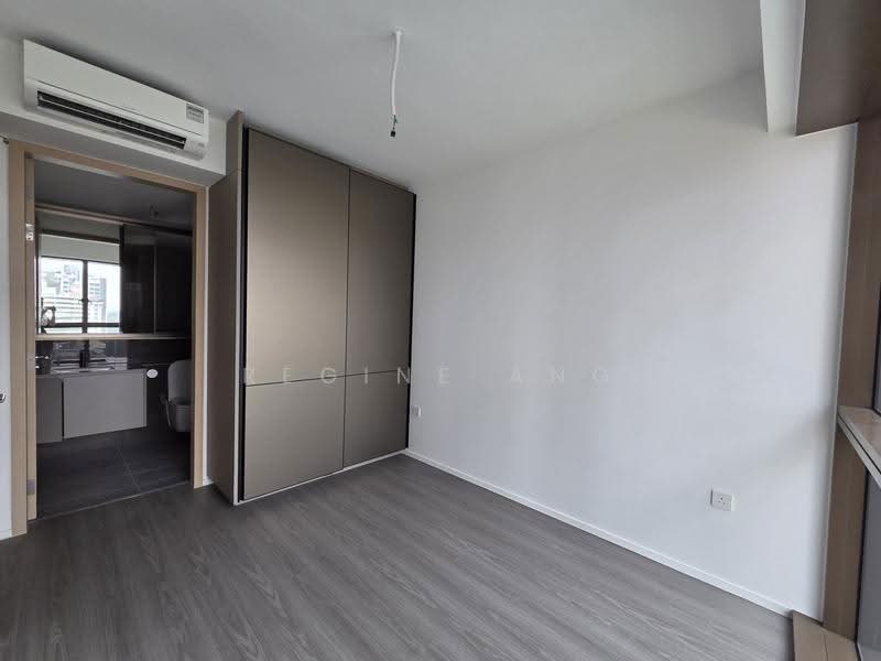 Pinetree Hill, 32 Pine Grove, Clementi Park / Upper Bukit Timah, 2 Bedrooms, 764 sqft, Condominium For Rent, by Regine Ang, 500270595 - Master bedroom - PropertyGuru.com.sg