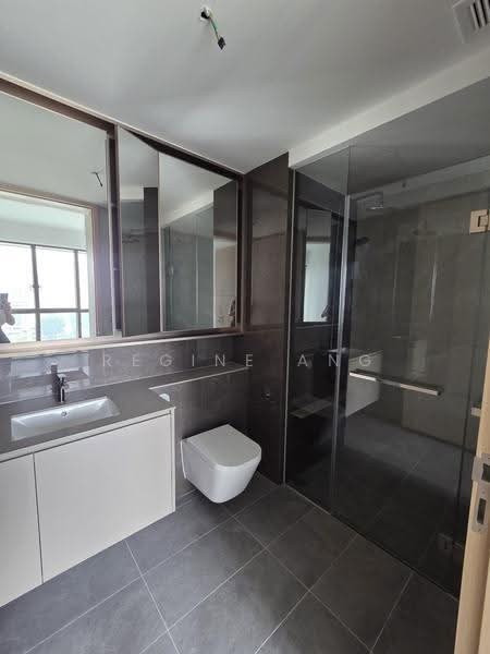 Pinetree Hill, 32 Pine Grove, Clementi Park / Upper Bukit Timah, 2 Bedrooms, 764 sqft, Condominium For Rent, by Regine Ang, 500270595 - Master bathroom - PropertyGuru.com.sg