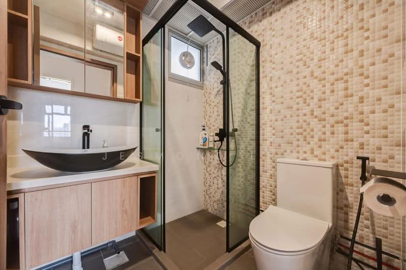 5-Room HDB at 229A Sumang Lane, Sumang Lane, 3 Bedrooms, 1,216 sqft, HDB Flat For Sale, by Jesmond Lee, 500270610 - Bathroom - PropertyGuru.com.sg