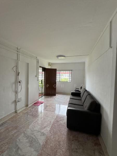 225 Ang Mo Kio Avenue 1, 225 Ang Mo Kio Avenue 1, Ang Mo Kio / Bishan / Thomson, 2 Bedrooms, 721 sqft, HDB Flat For Rent, by Lee Poh Poh, 500270643 - Living Room - PropertyGuru.com.sg