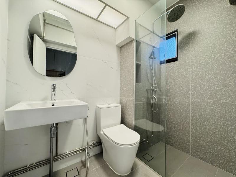 671B Klang Lane, 671B Klang Lane, Farrer Park / Serangoon Rd, 3 Bedrooms, 915 sqft, HDB Flat For Sale, by Luvianne Pang, 500270649 - Bathroom - PropertyGuru.com.sg