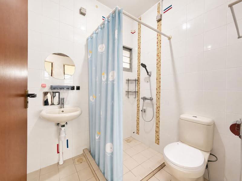 590B Montreal Link, 590B Montreal Link, Sembawang / Yishun, 3 Bedrooms, 1,001 sqft, HDB Flat For Sale, by Goh Weihan, 500270654 - Common Bathroom - PropertyGuru.com.sg