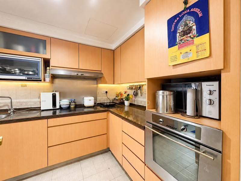 Parkview Apartments, 1 Bukit Batok Street 25, Dairy Farm / Bukit Panjang / Choa Chu Kang, 2 Bedrooms, 926 sqft, Apartment For Sale, by Aaron Leong, 500270673 - Kitchen - PropertyGuru.com.sg