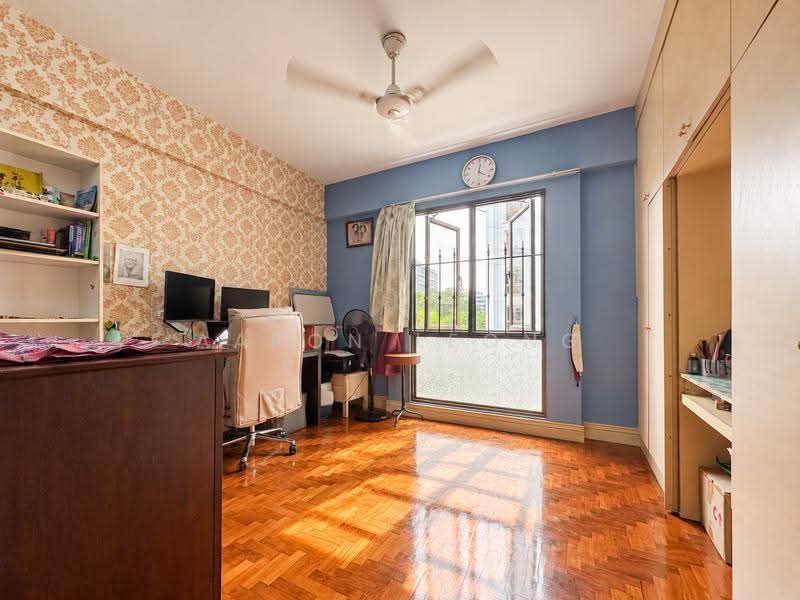Parkview Apartments, 1 Bukit Batok Street 25, Dairy Farm / Bukit Panjang / Choa Chu Kang, 2 Bedrooms, 926 sqft, Apartment For Sale, by Aaron Leong, 500270673 - Study - PropertyGuru.com.sg