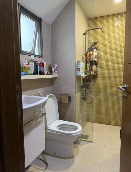 203B Punggol Field, 203B Punggol Field, Hougang / Punggol / Sengkang, 3 Bedrooms, 915 sqft, HDB Flat For Sale, by Eric Tay CK, 500270677 - Bathroom - PropertyGuru.com.sg