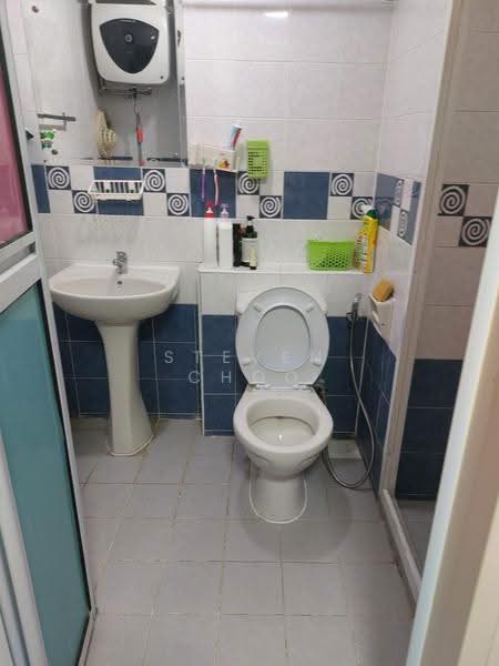 678A Jurong West Street 64, 678A Jurong West Street 64, Boon Lay / Jurong / Tuas, Room Rental, 120 sqft, HDB Flat For Rent, by Steven Choo, 500270685 - Bathroom - PropertyGuru.com.sg