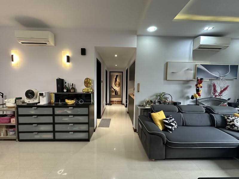 Parkview Apartments, 1 Bukit Batok Street 25, Dairy Farm / Bukit Panjang / Choa Chu Kang, 3 Bedrooms, 1,120 sqft, Apartment For Sale, by Leonard Yew, 500270687 - Living Room - PropertyGuru.com.sg