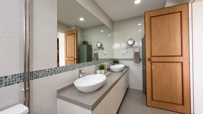 Tanglin Park, 5 Ridley Park, Tanglin / Holland / Bukit Timah, 4 Bedrooms, 1,980 sqft, Condominium For Sale, by Hui Sann Kwok, 500270688 - Master Bathroom - PropertyGuru.com.sg