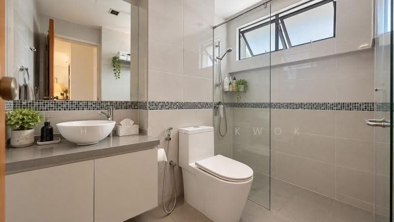 Tanglin Park, 5 Ridley Park, Tanglin / Holland / Bukit Timah, 4 Bedrooms, 1,980 sqft, Condominium For Sale, by Hui Sann Kwok, 500270688 - Bathroom common - PropertyGuru.com.sg