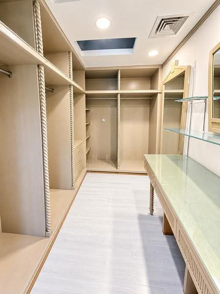 3C Lengkong Satu, Lengkong Satu, Eunos / Geylang / Paya Lebar, 6 Bedrooms, 6,000 sqft, Semi-Detached House For Sale, by Vanessa Ding, 500270697 - Walk In Wardrobe - PropertyGuru.com.sg
