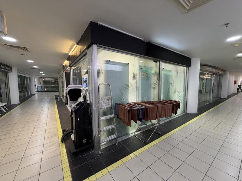 Roxy Square Shopping Centre, 50 East Coast Road, East Coast / Marine Parade, 290 sqft, Mall Shop For Sale, by Melody Azyliae Chiam, 500270706 - Corridor - CommercialGuru.com.sg
