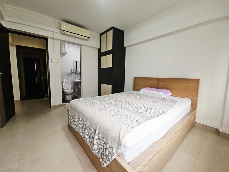 251 Tampines Street 21, 251 Tampines Street 21, Pasir Ris / Tampines, 2 Bedrooms, 796 sqft, HDB Flat For Sale, by Shawn Lin 林子超, 500270716 - Master Bedroom - PropertyGuru.com.sg