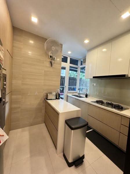 Holland/Tanglin/Bukit Timah, Tanglin / Holland / Bukit Timah, 4 Bedrooms, 4,000 sqft, Semi-Detached House For Sale, by Jackie Tan 陳筱薇, 500270722 - Kitchen - PropertyGuru.com.sg