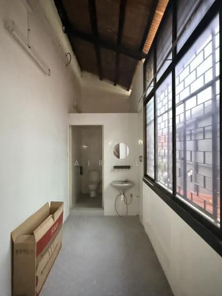 East Coast Road, East Coast / Marine Parade, 2,691 sqft, Shop / Shophouse For Rent, by Claire Loh, 500270739 - Bathroom - CommercialGuru.com.sg