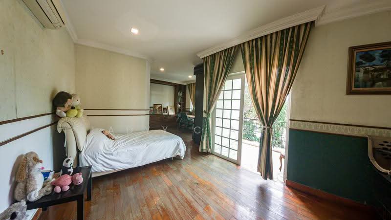 Kew Crescent / Kew Drive / Kew Heights, Bedok / Upper East Coast, 6 Bedrooms, 9,500 sqft, Detached House For Sale, by Ladyy Claire, 500270740 - Bedroom - PropertyGuru.com.sg