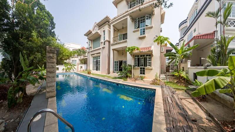 Kew Crescent / Kew Drive / Kew Heights, Bedok / Upper East Coast, 6 Bedrooms, 9,500 sqft, Detached House For Sale, by Ladyy Claire, 500270740 - Exterior - PropertyGuru.com.sg